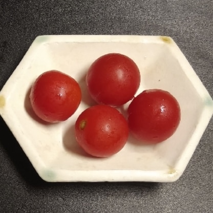 こんにちは〜初めてのトマトのぬか漬け、美味しくいただきました(*^^*)レシピありがとうございます。
